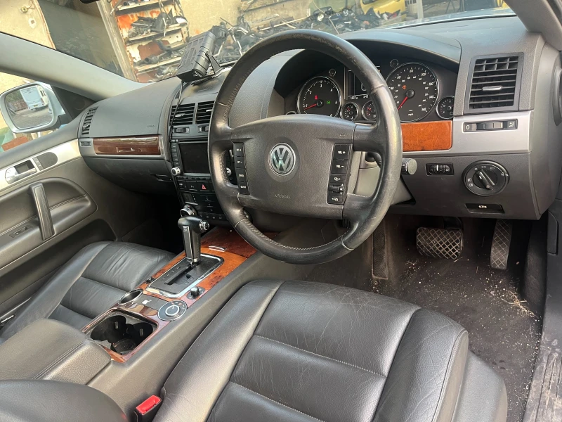 VW Touareg, снимка 7 - Автомобили и джипове - 47672891