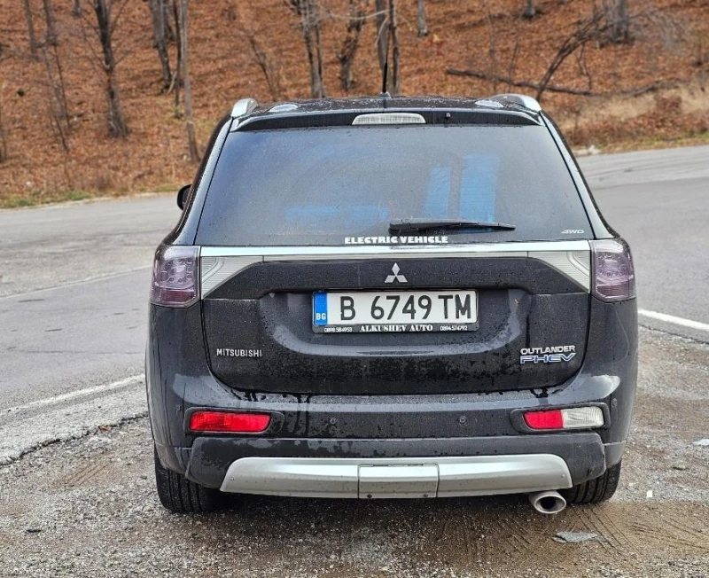 Mitsubishi Outlander Като Нова! Хибрид Газ, снимка 11 - Автомобили и джипове - 48636370