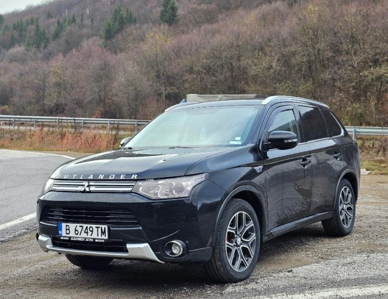 Mitsubishi Outlander Като Нова! Хибрид Газ, снимка 1 - Автомобили и джипове - 48636370