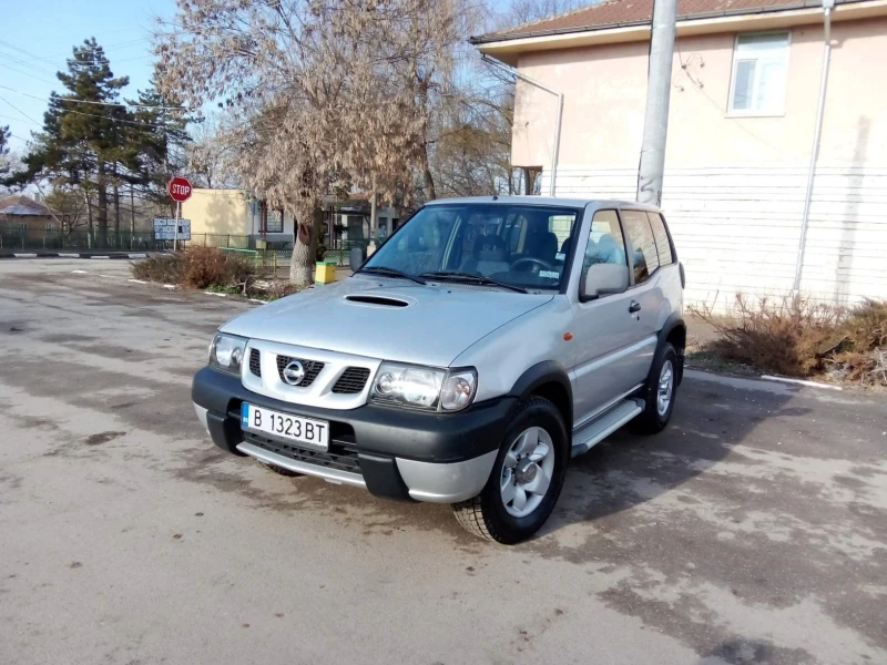 Nissan Terrano 2.7 , снимка 2 - Автомобили и джипове - 48703302