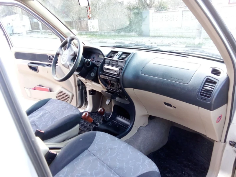 Nissan Terrano 2.7 , снимка 5 - Автомобили и джипове - 48703302