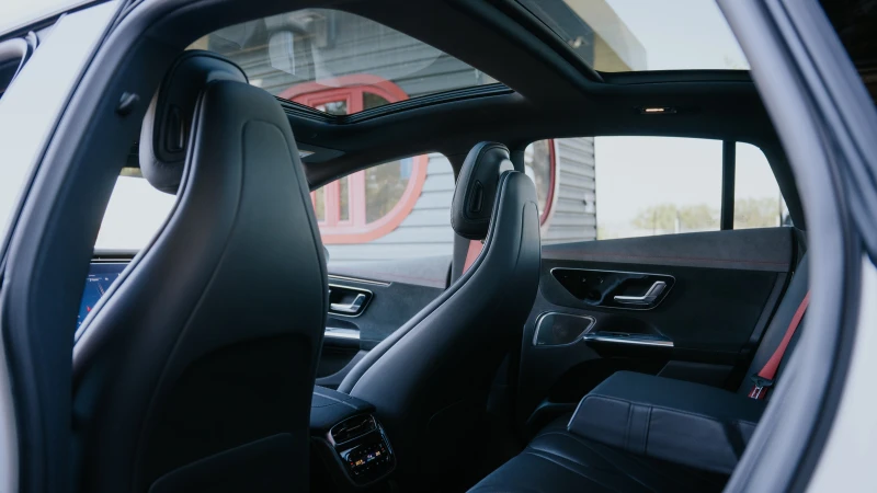 Mercedes-Benz EQE AMG/4-MATIC/AIRMATIC/BURM/ГАРАНЦИЯ, снимка 16 - Автомобили и джипове - 52234383