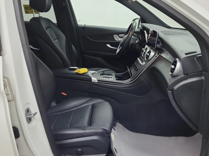 Mercedes-Benz GLC 300 * CARFAX* ПАНОРАМА* ПОДГРЕВ* , снимка 8 - Автомобили и джипове - 53225838