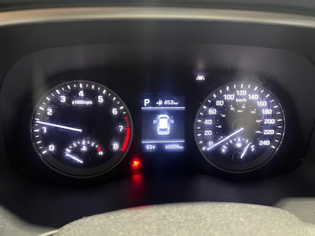 Hyundai Tucson AWD, снимка 14 - Автомобили и джипове - 54334078