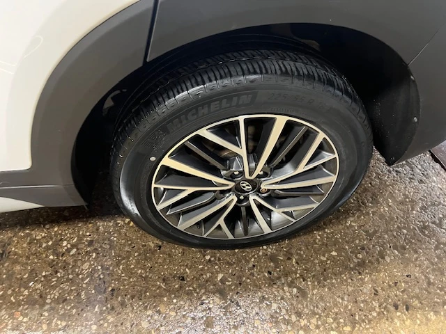 Hyundai Tucson AWD, снимка 2 - Автомобили и джипове - 54334078