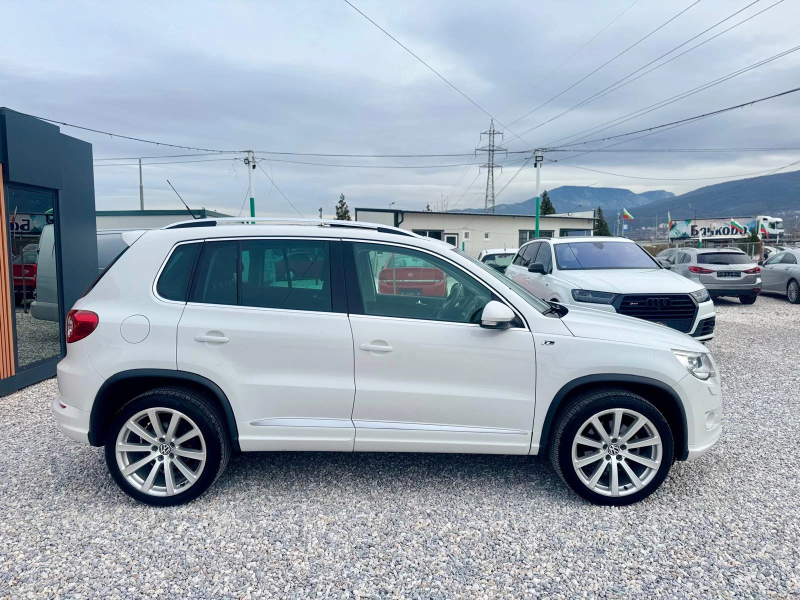 VW Tiguan ::R-LINE::2.0TDI::4-MOTION::DSG - изображение 4