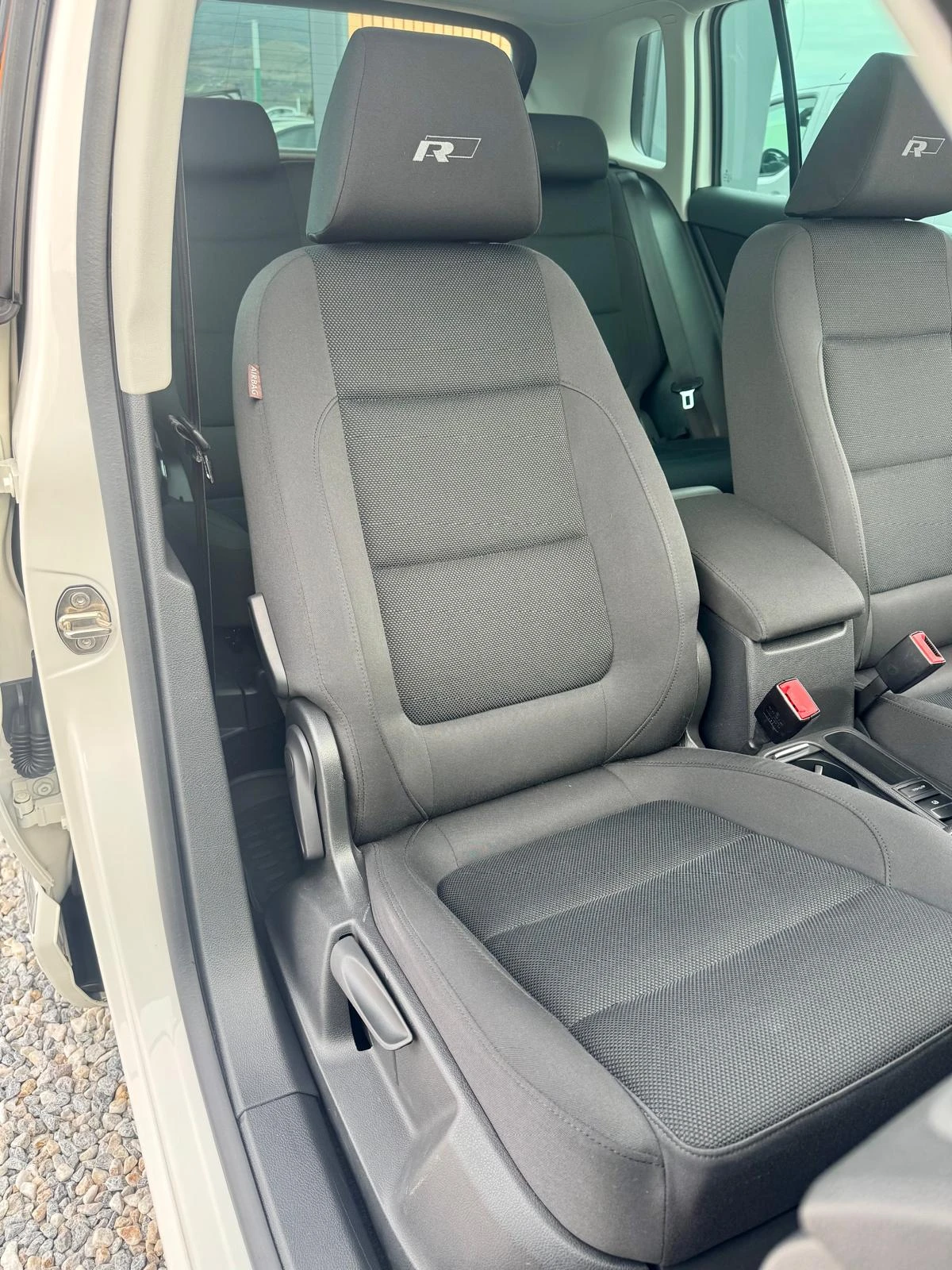 VW Tiguan ::R-LINE::2.0TDI::4-MOTION::DSG | Mobile.bg � ����������� 12