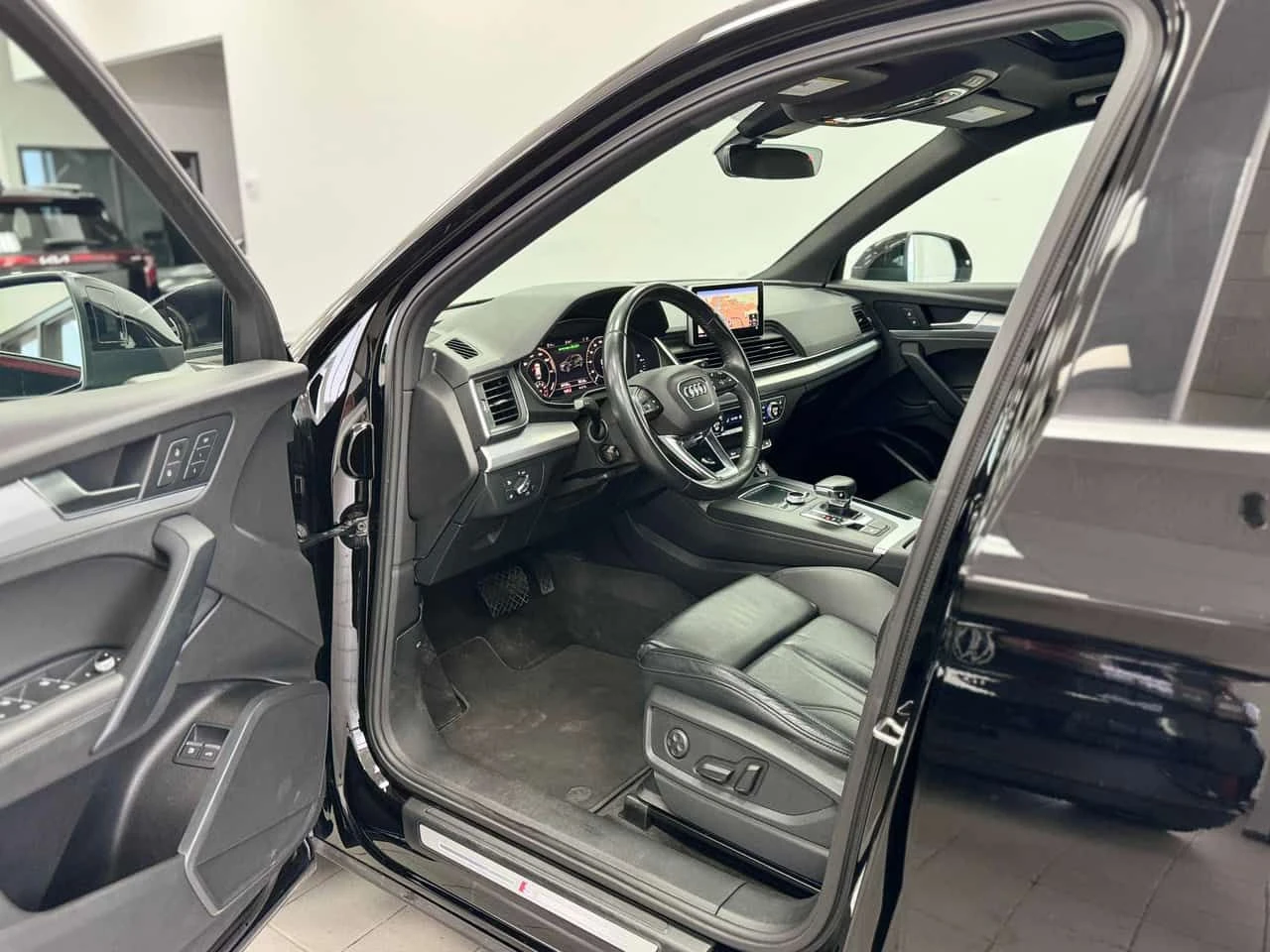 Audi Q5  55 TFSI / PLUG IN HYBRID / LED  - изображение 5