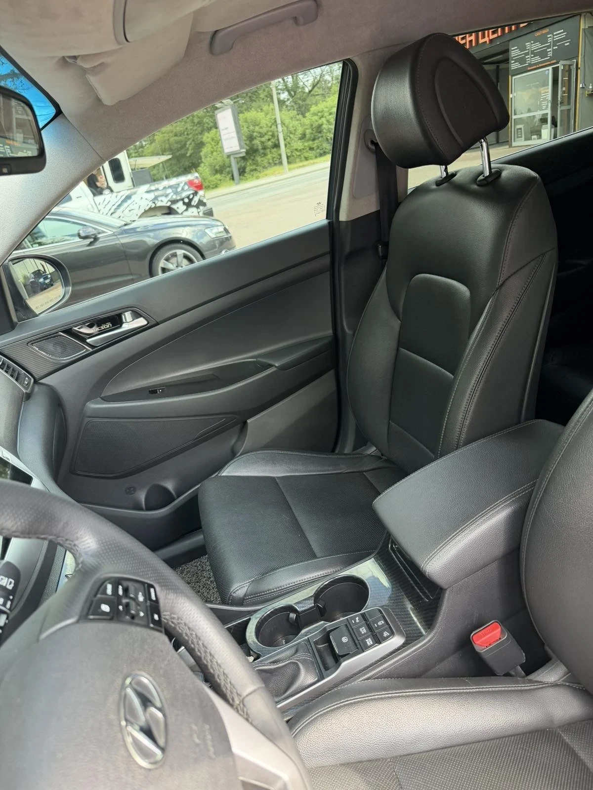 Hyundai Tucson, снимка 11 - Автомобили и джипове - 54779171