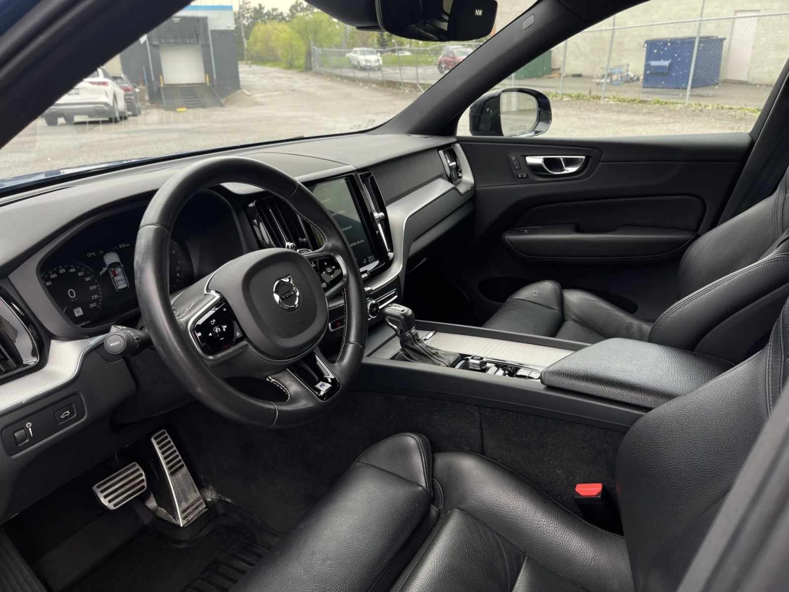 Volvo XC60 T6* R* DESIGN* ДИСТРОНИК* ХЕДЪП* LANE* ASSIST* ПАН, снимка 10 - Автомобили и джипове - 54832521