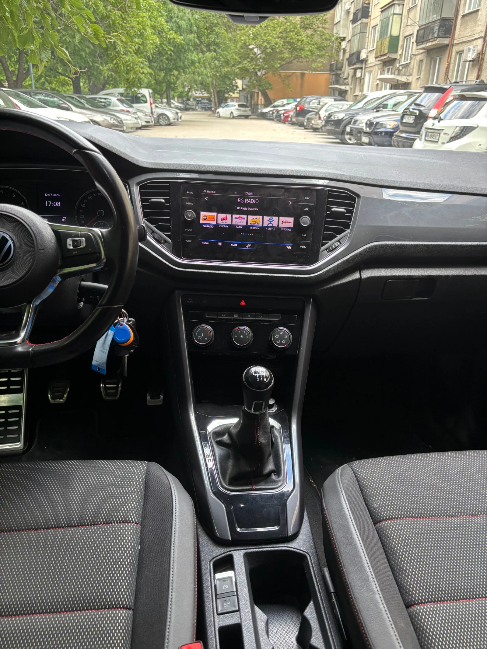 VW T-Roc, снимка 5 - Автомобили и джипове - 55250927