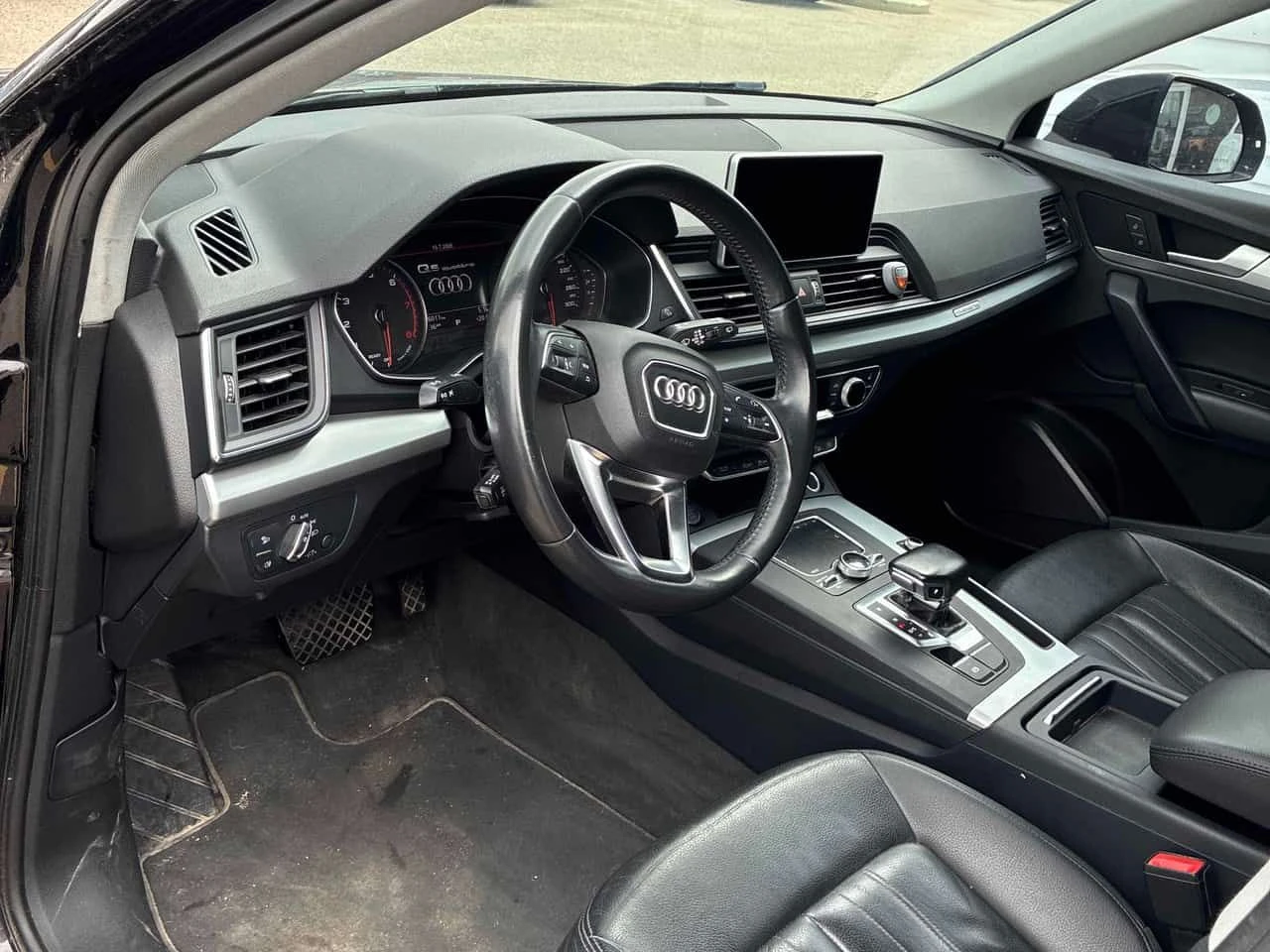 Audi Q5 * АВТОКРЕДИТ * ОТ ПРЕДСТАВИТЕЛСТВО , снимка 7 - Автомобили и джипове - 55327337