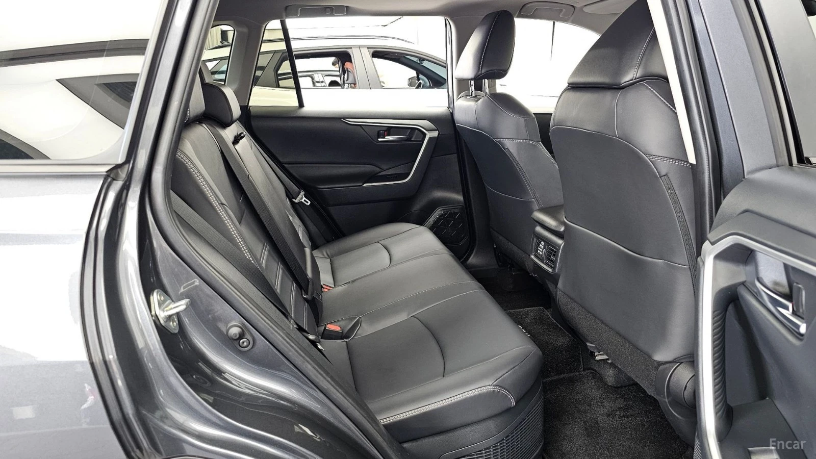 Toyota Rav4 XLE* КАМЕРА* ПОДГРЕВ* KEYLESS, снимка 12 - Автомобили и джипове - 55512808