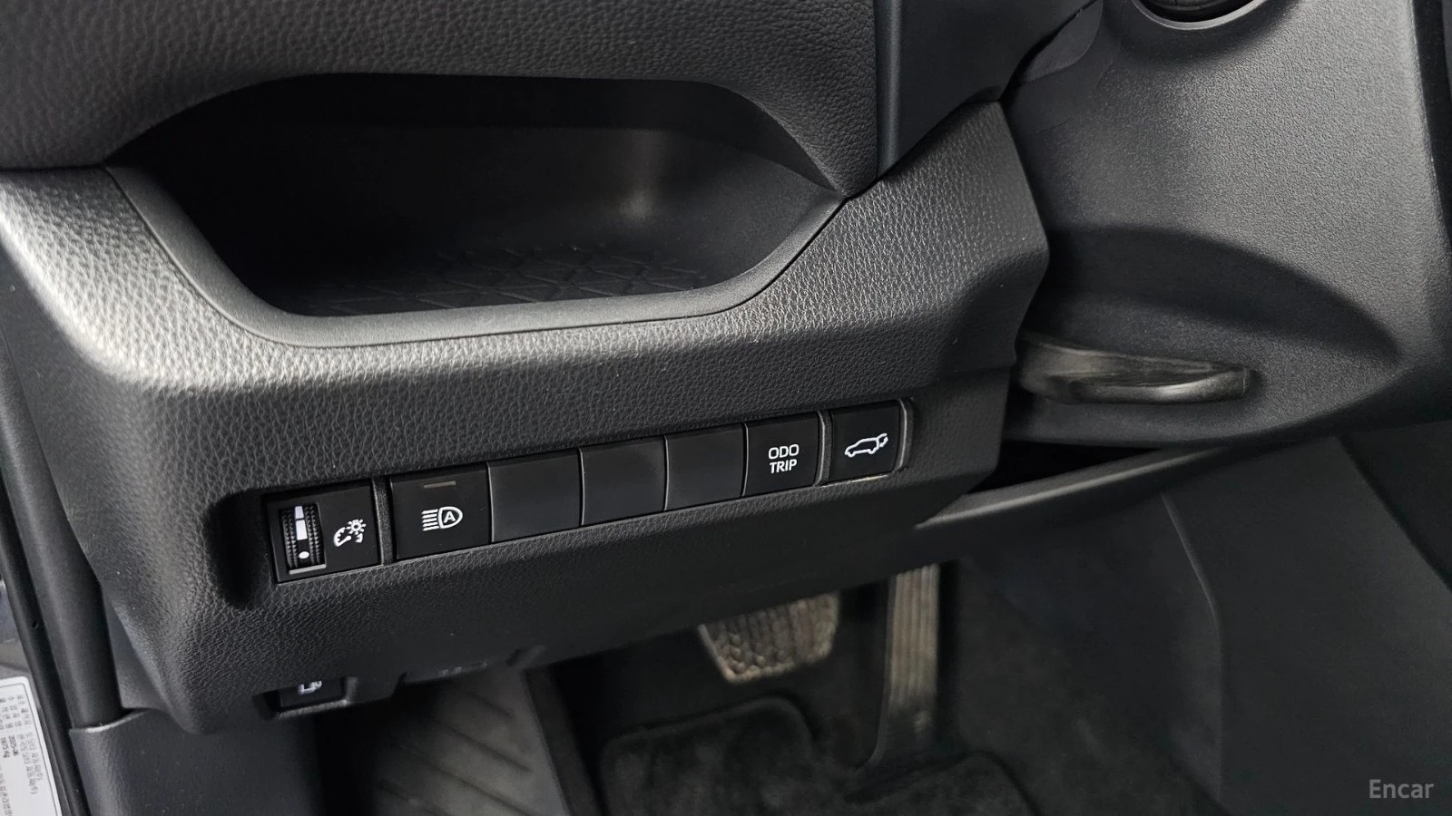 Toyota Rav4 XLE* КАМЕРА* ПОДГРЕВ* KEYLESS, снимка 17 - Автомобили и джипове - 55512808