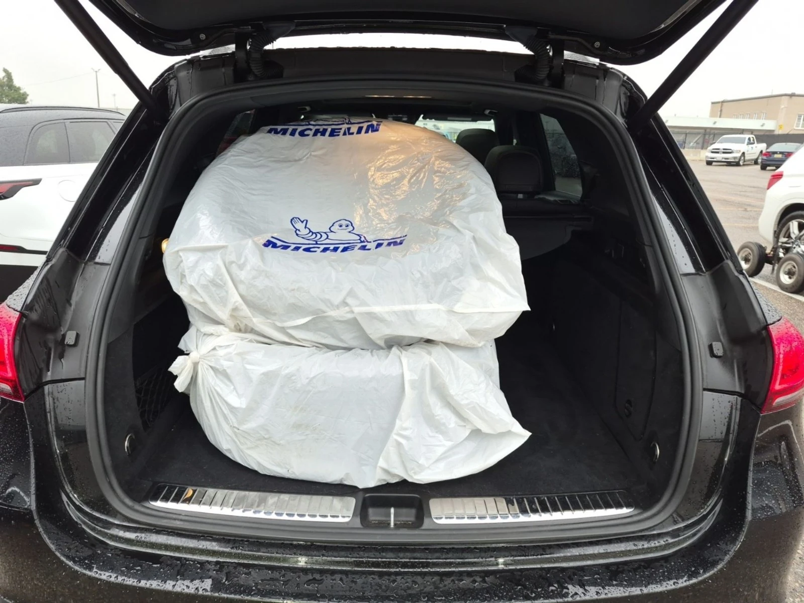Mercedes-Benz GLE Burmester* MULTIBEAM LED* Soft-Close, снимка 12 - Автомобили и джипове - 56298791
