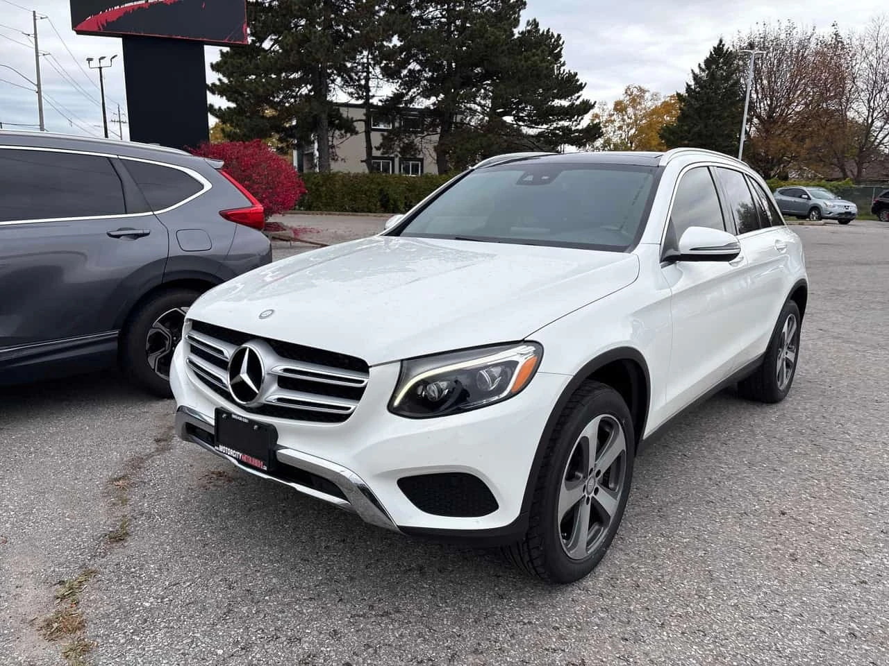 Mercedes-Benz GLC 300 * АВТОКРЕДИТ * ГЛАВНО ПРЕДСТАВИТЕЛСТВО