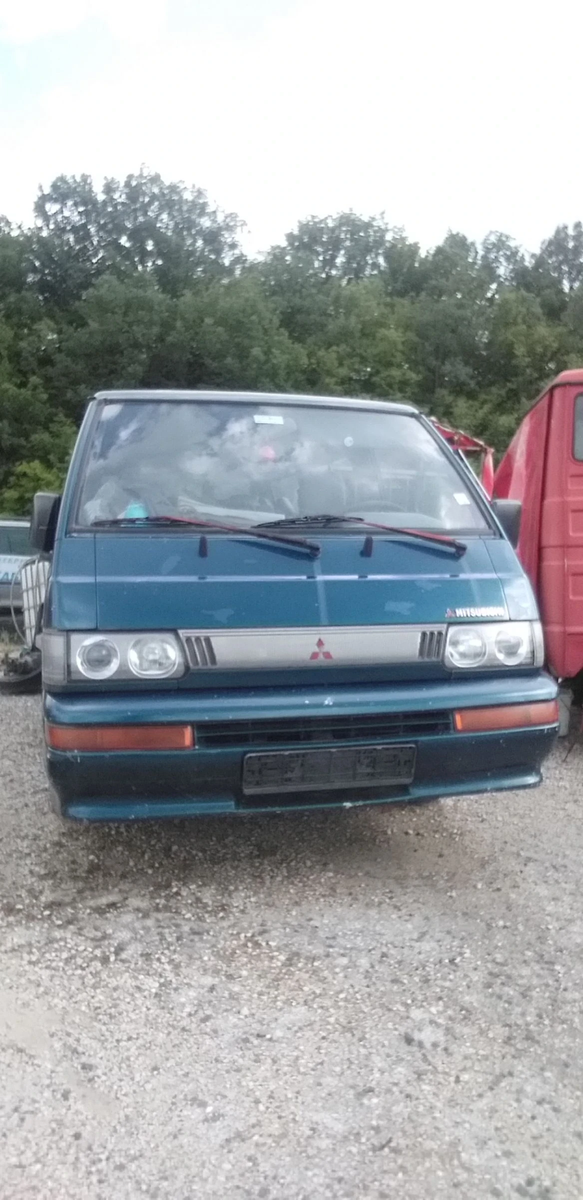 Mitsubishi L300