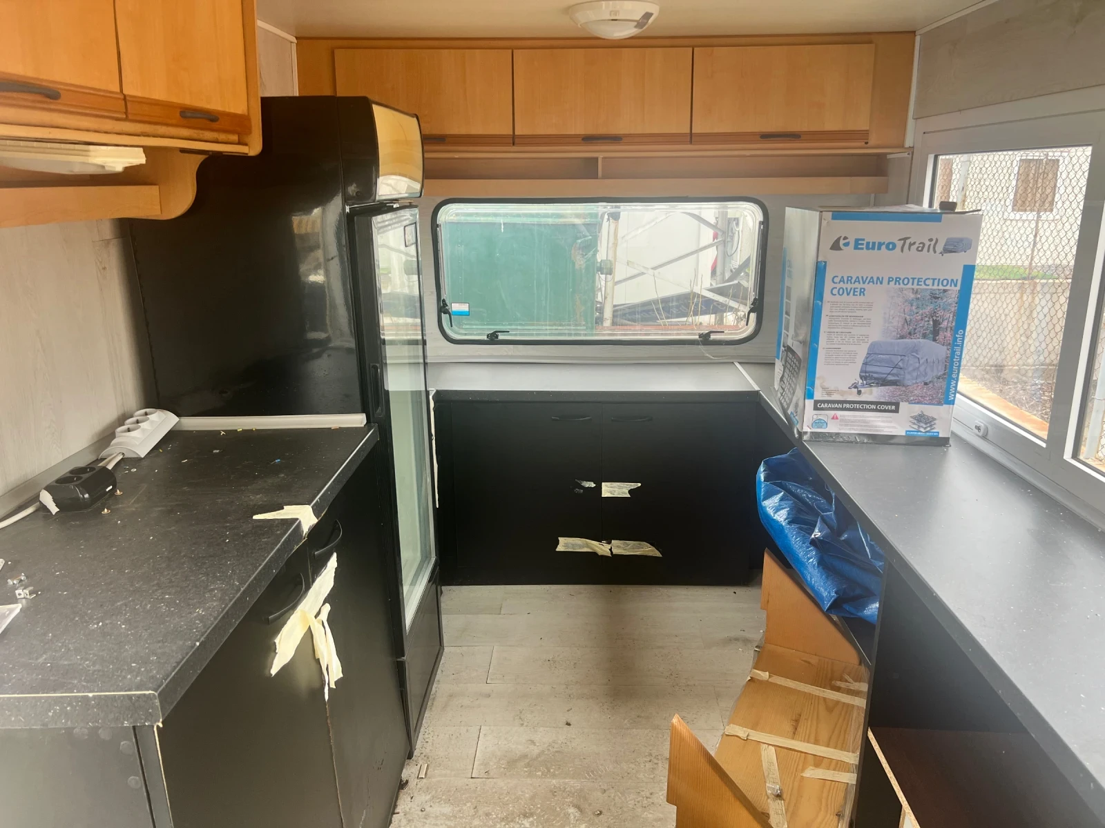 �������� Caravelair Motor car trailer | Mobile.bg � ����������� 6
