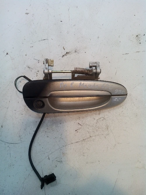 Предна дясна външна дръжка за Мазда 626