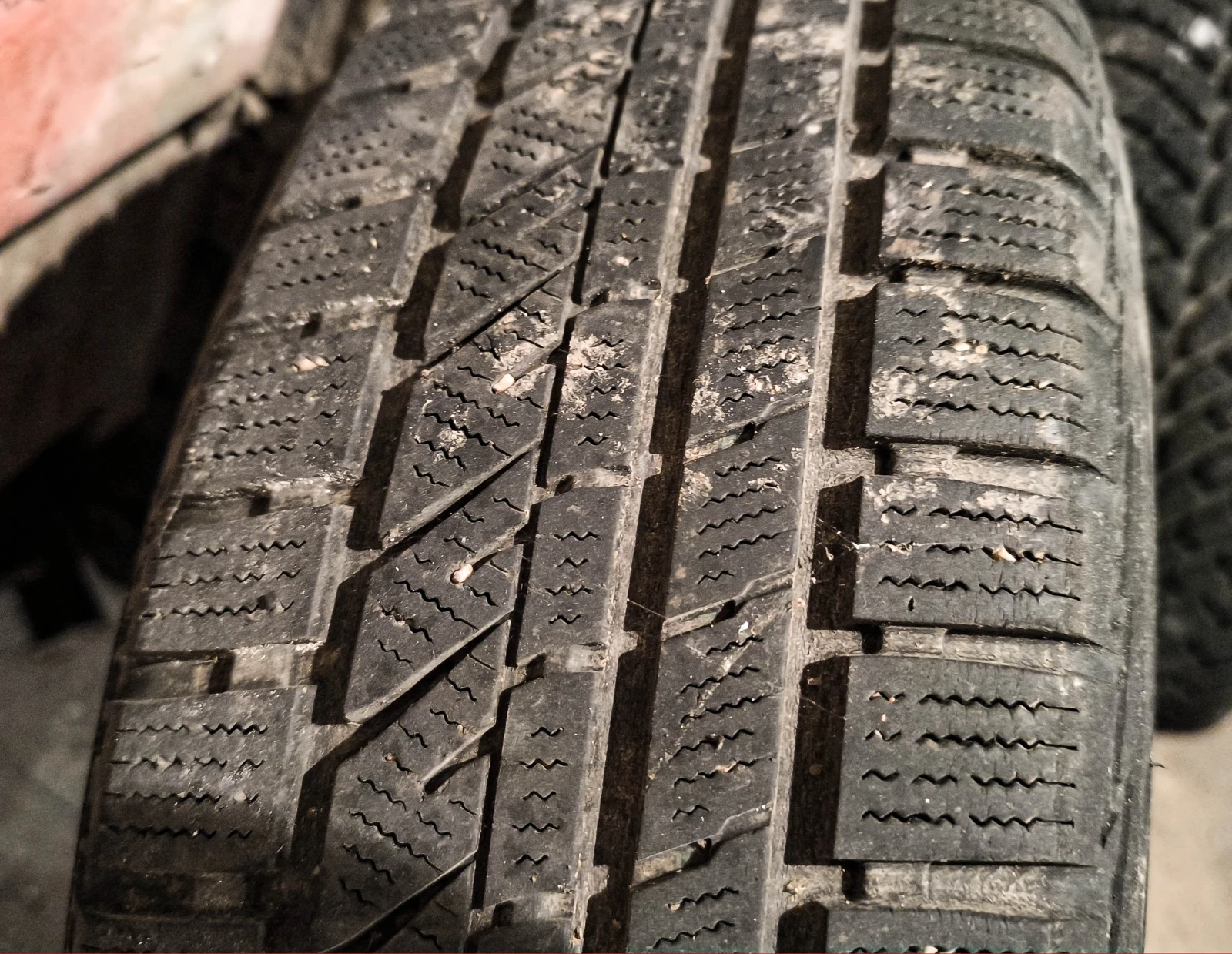 Гуми Зимни 175/65R14, снимка 2 - Гуми и джанти - 54333573