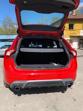 Volvo V60 2.0 190кс R-Design Нов Внос Сервизна история, снимка 11
