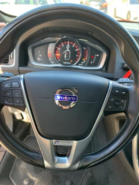 Volvo V60 2.0 190кс R-Design Нов Внос Сервизна история, снимка 9