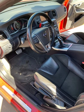 Volvo V60 2.0 190кс R-Design Нов Внос Сервизна история, снимка 16