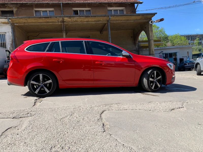 Volvo V60 2.0 бензин, Нов внос R-Design Сервизна История, снимка 7 - Автомобили и джипове - 47635029