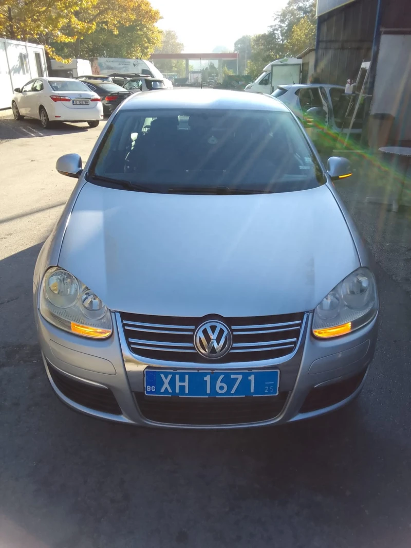 VW Jetta 2.0 TDI, снимка 2 - Автомобили и джипове - 48150679