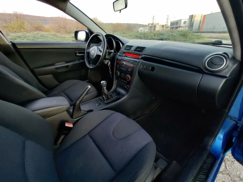 Mazda 3 1.6 HDI, снимка 10 - Автомобили и джипове - 48091589