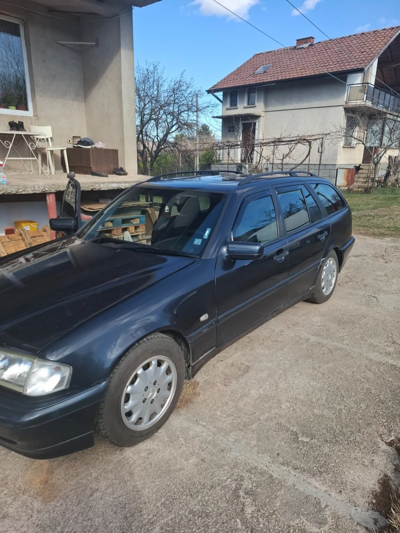 Mercedes-Benz C 180, снимка 3 - Автомобили и джипове - 49563101