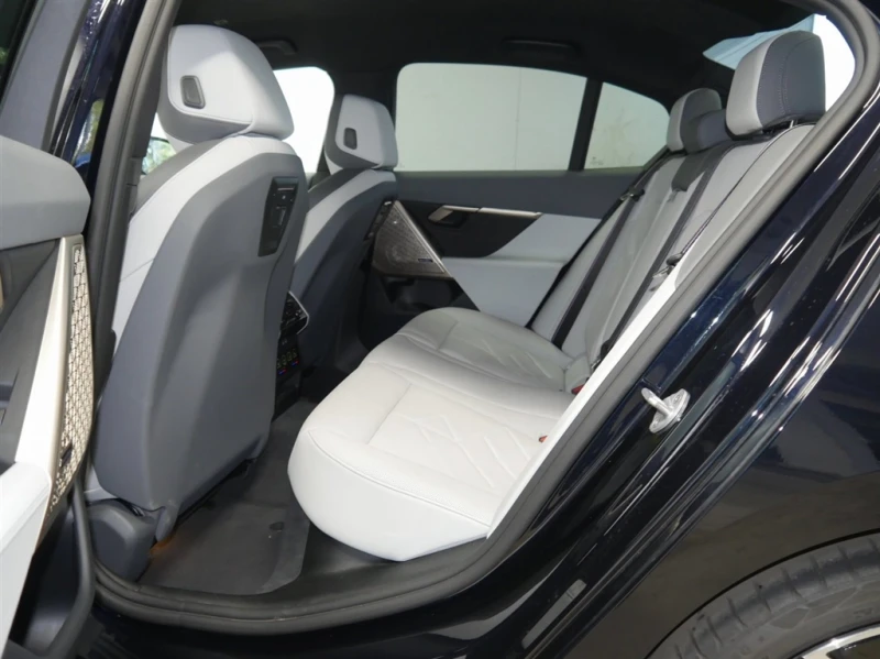 BMW 550 xDrive, снимка 8 - Автомобили и джипове - 52001862