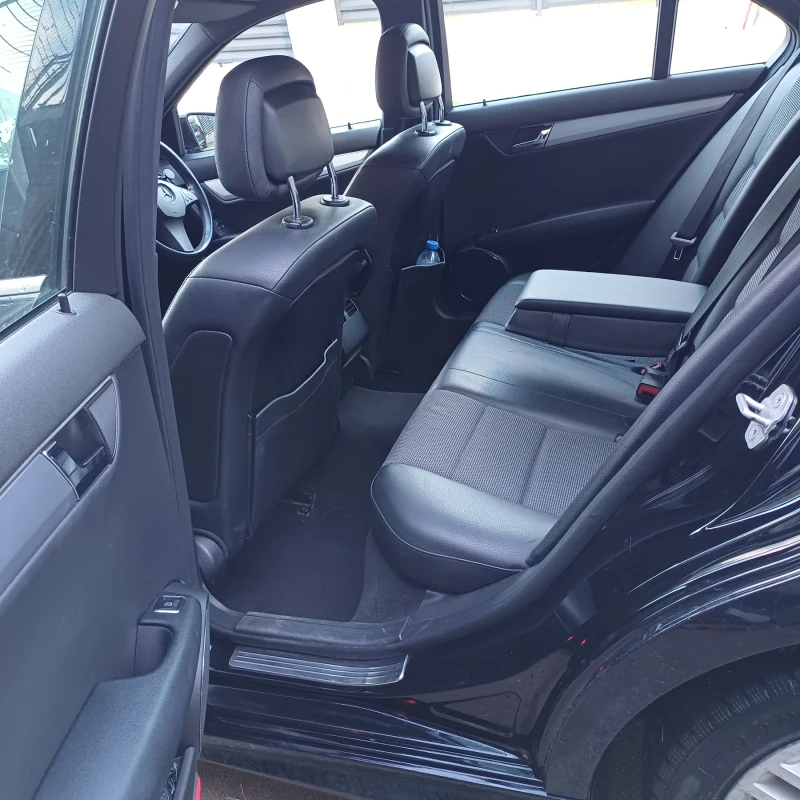 Mercedes-Benz C 250, снимка 15 - Автомобили и джипове - 52680383