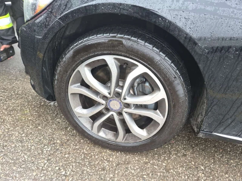 Mercedes-Benz C 300 * CARFAX * ЦЕНА ДО БГ, снимка 12 - Автомобили и джипове - 53595131