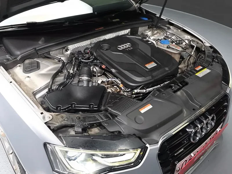 Audi A5 2.0 TDI Quattro, снимка 11 - Автомобили и джипове - 55013043