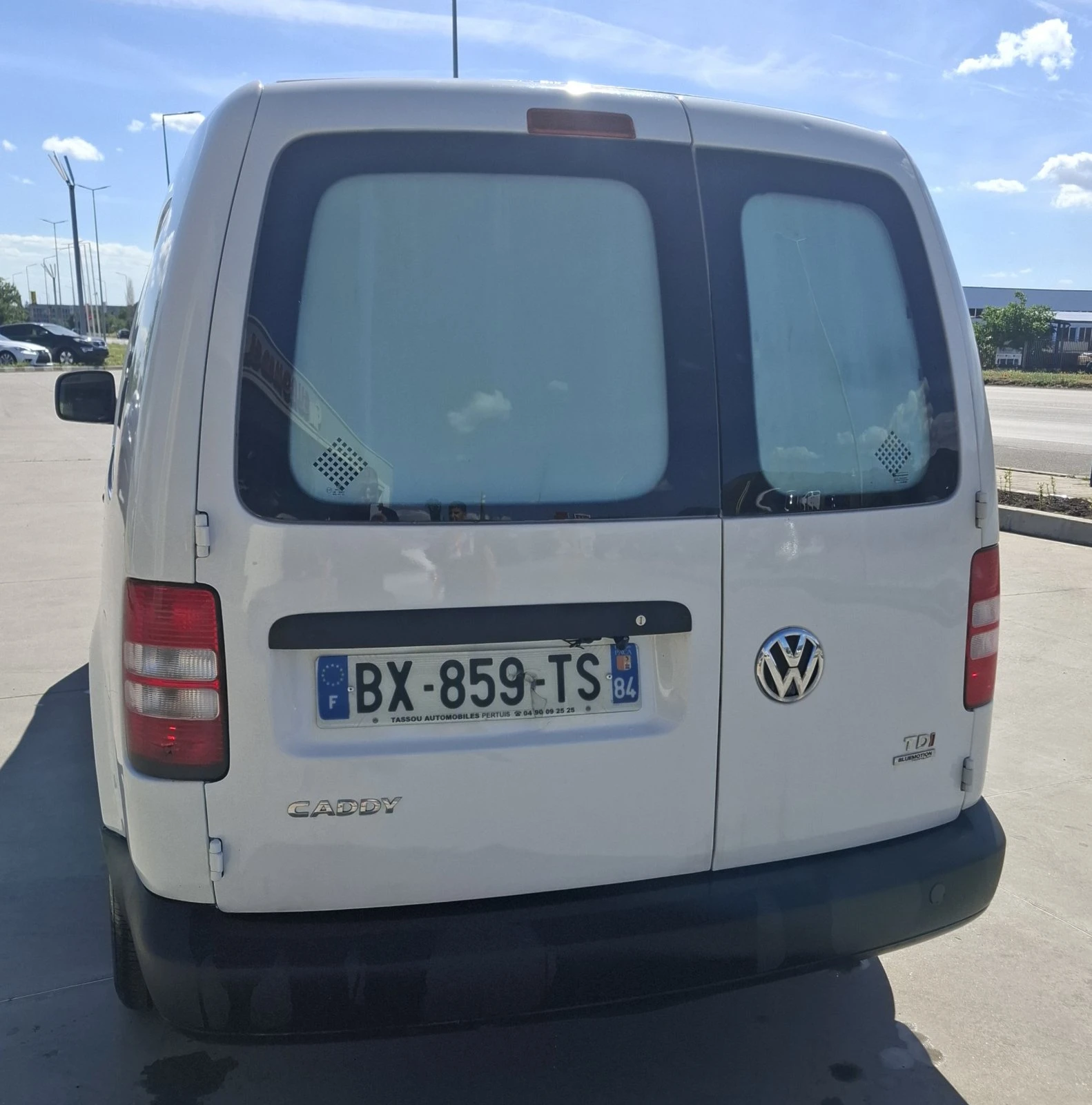 VW Caddy, снимка 2 - Автомобили и джипове - 46711040