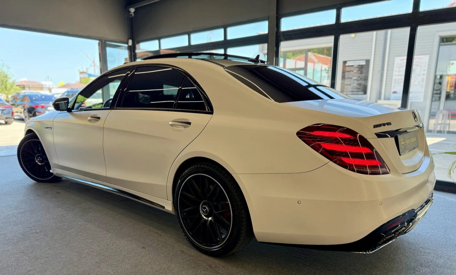 Mercedes-Benz S 560 S63* Подгрев* Обдухване* Масаж* Long* AMG* ЛИЗИНГ - изображение 4