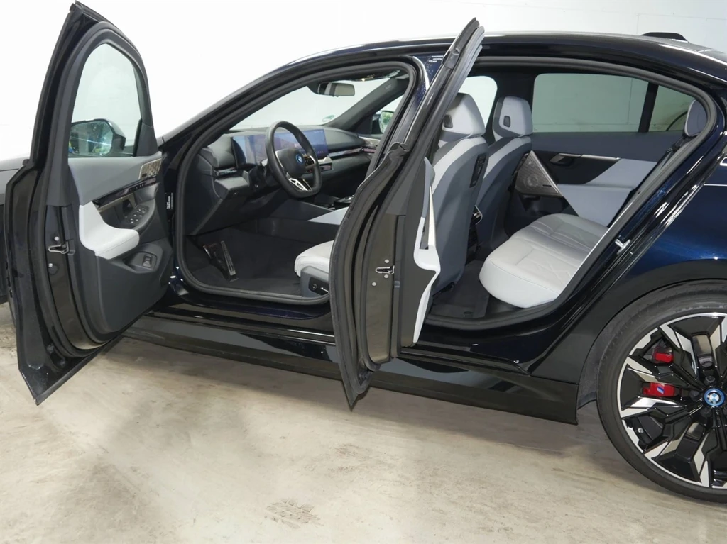 BMW 550 xDrive | Mobile.bg   3