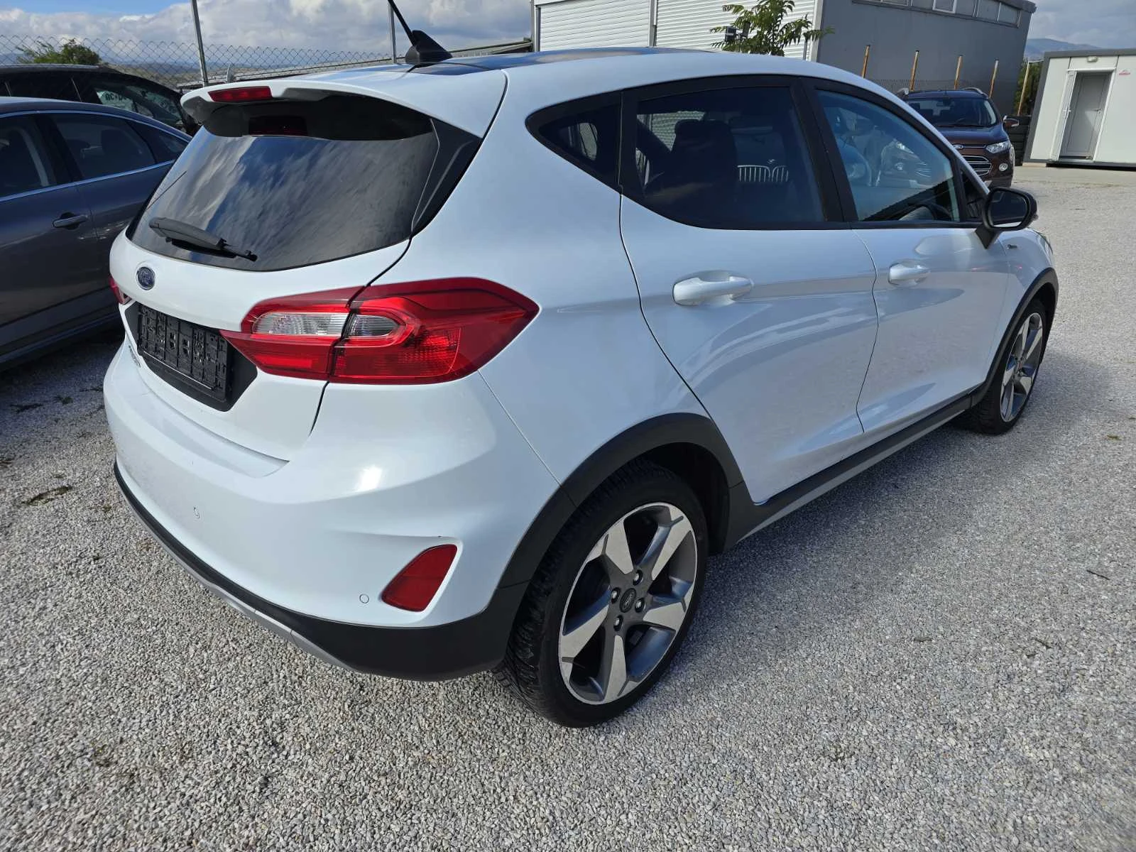 Ford Fiesta 1.0 EcoBoost Active Автоматик| Навигация| Джанти - изображение 5