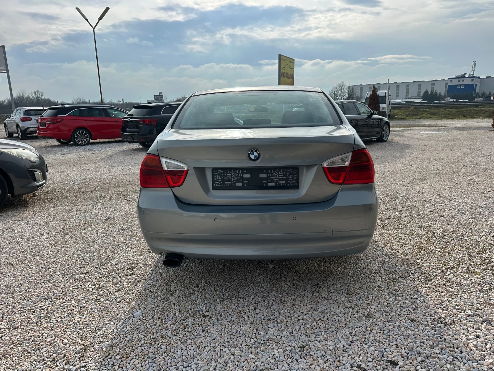 BMW 320 320i 150кс АВТОМАТИК - изображение 6