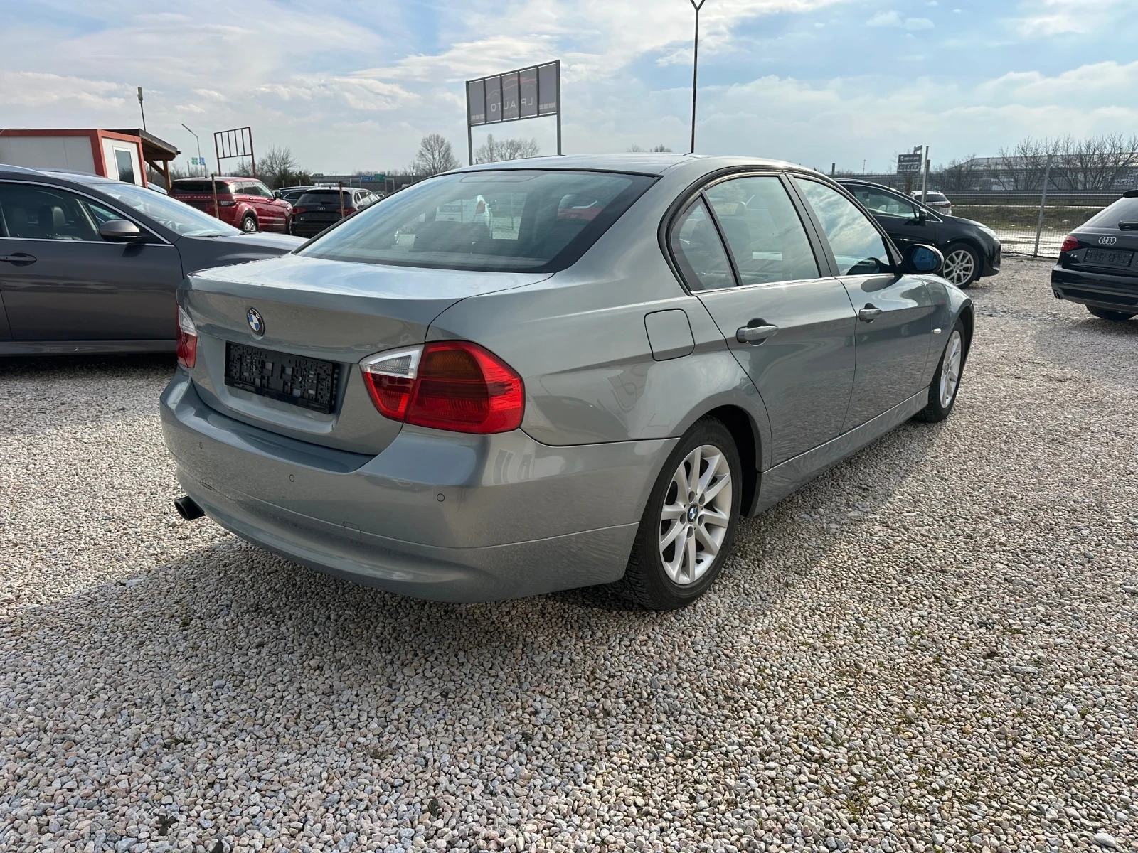 BMW 320 320i 150кс АВТОМАТИК - изображение 7