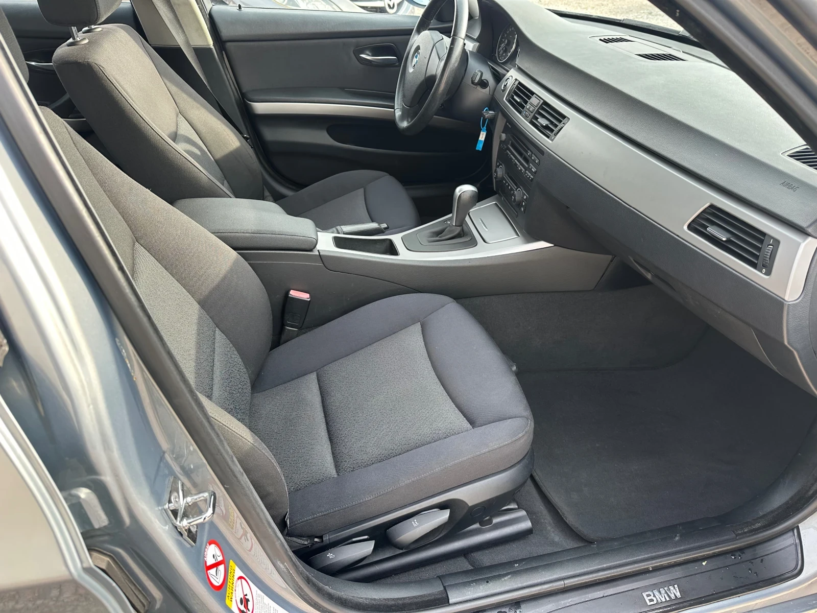 BMW 320 320i 150кс АВТОМАТИК - изображение 10