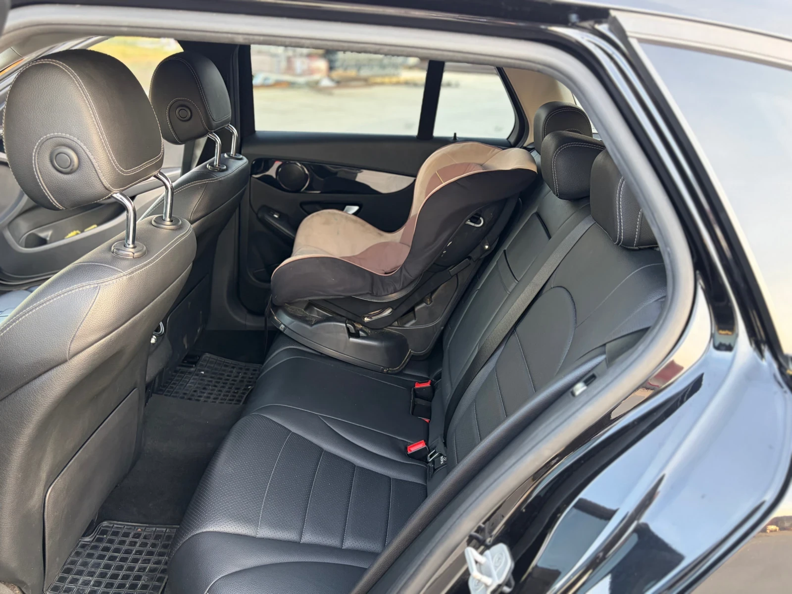 Mercedes-Benz C 220 2.2 АМГ Line, снимка 9 - Автомобили и джипове - 54140015