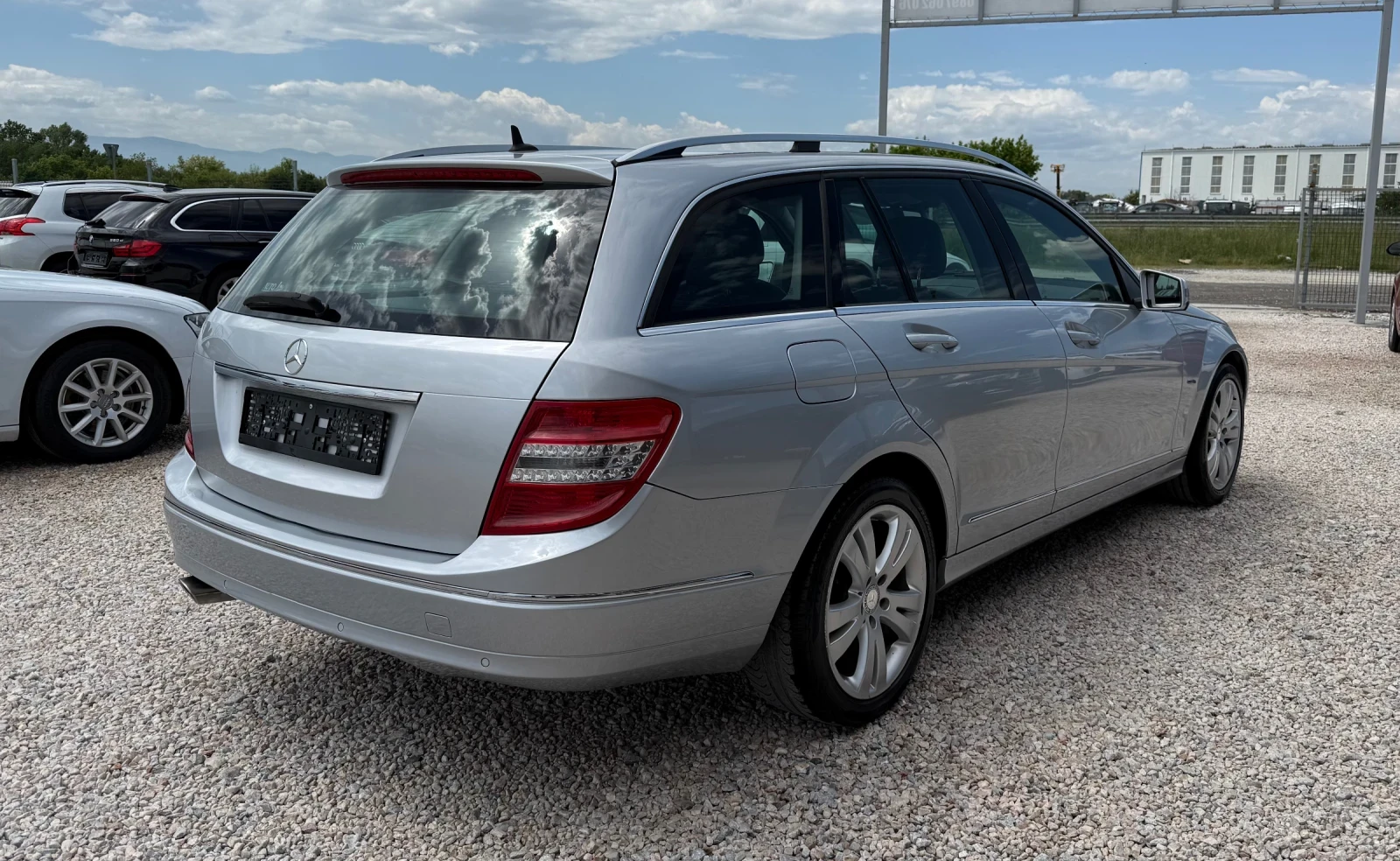 Mercedes-Benz C 220 2.2cdi* 170k.c* AVANGARDE* NAVI* LED, снимка 4 - Автомобили и джипове - 54576779