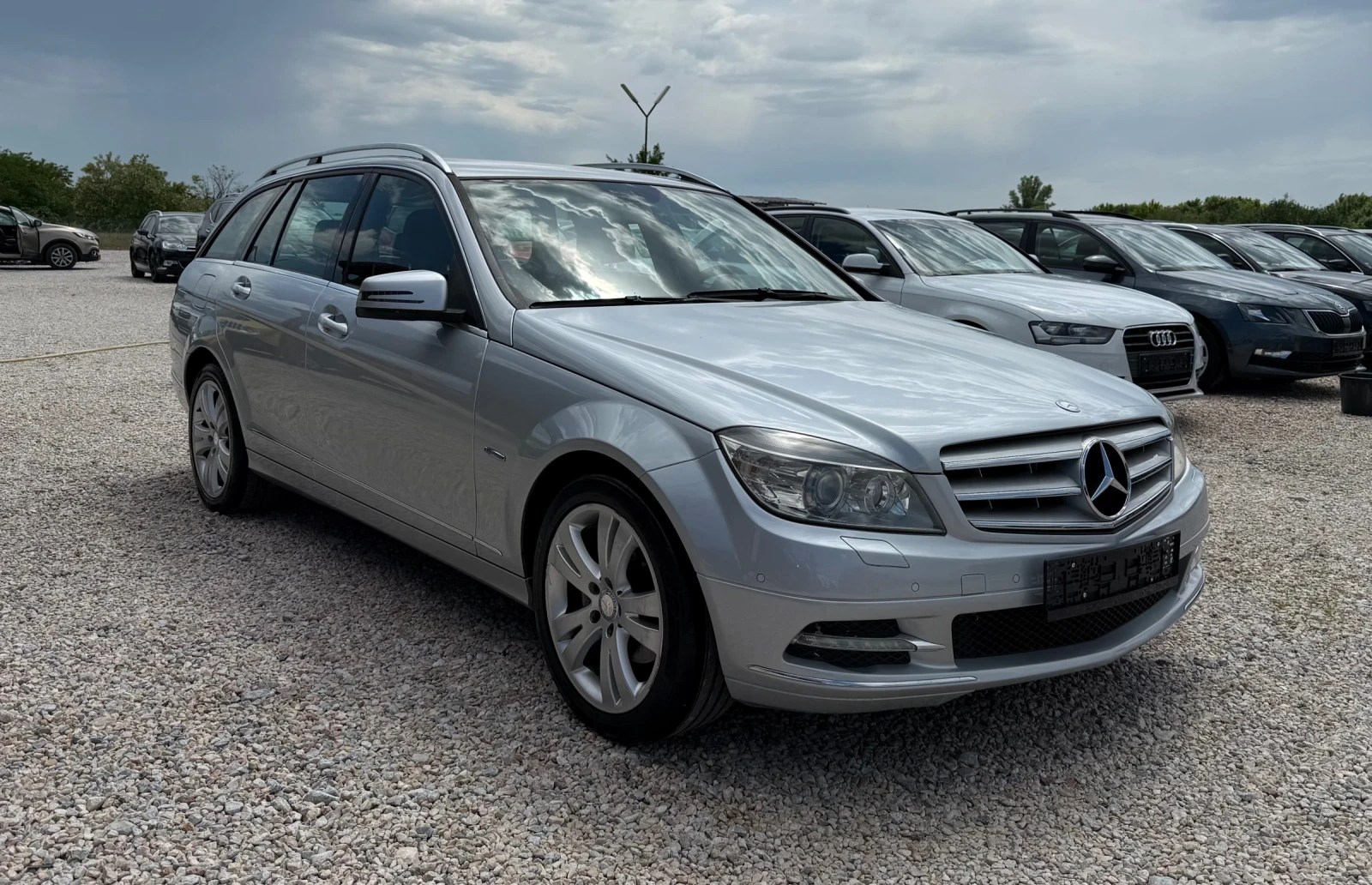 Mercedes-Benz C 220 2.2cdi* 170k.c* AVANGARDE* NAVI* LED, снимка 2 - Автомобили и джипове - 54576779