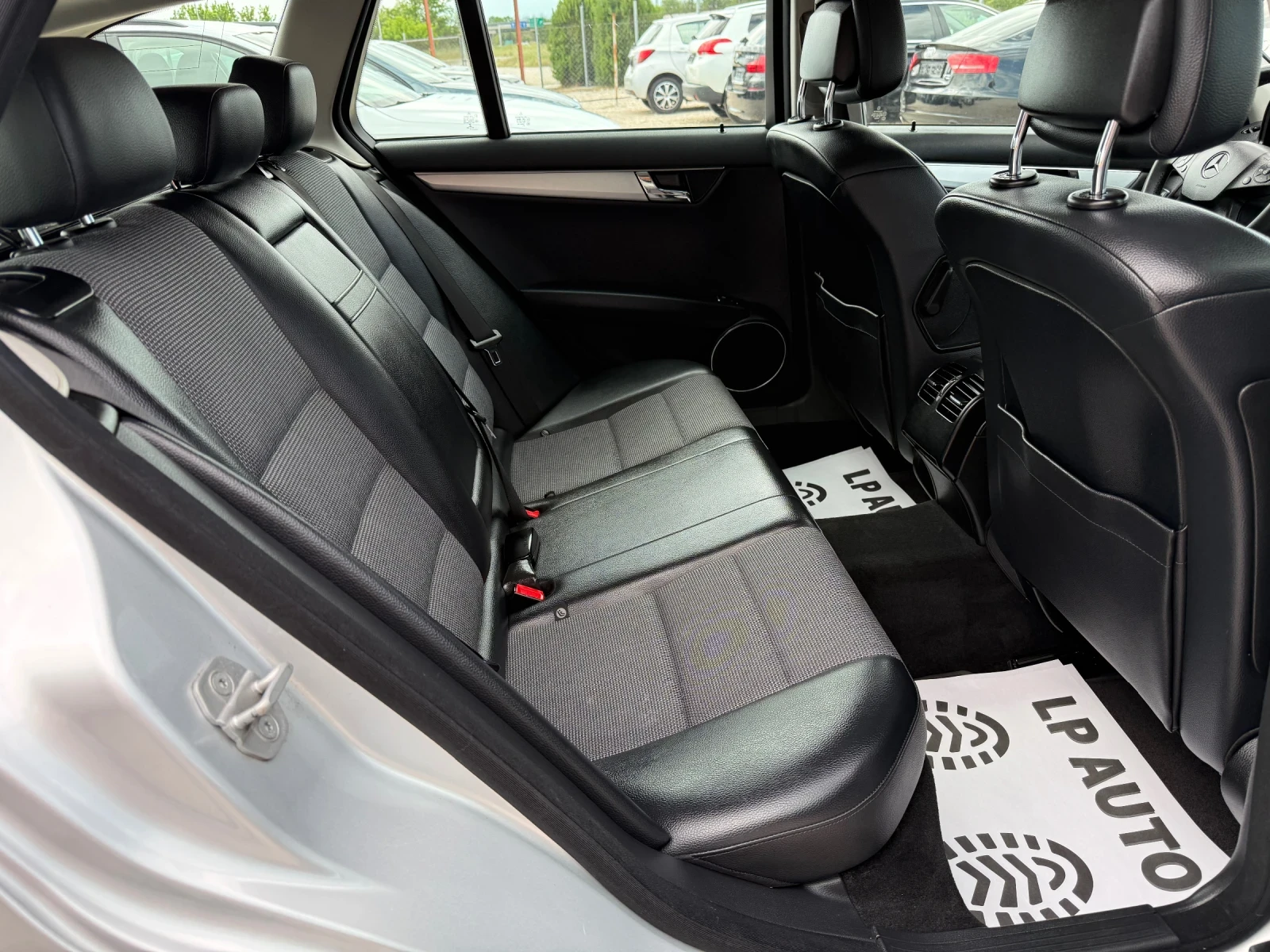 Mercedes-Benz C 220 2.2cdi* 170k.c* AVANGARDE* NAVI* LED, снимка 10 - Автомобили и джипове - 54576779