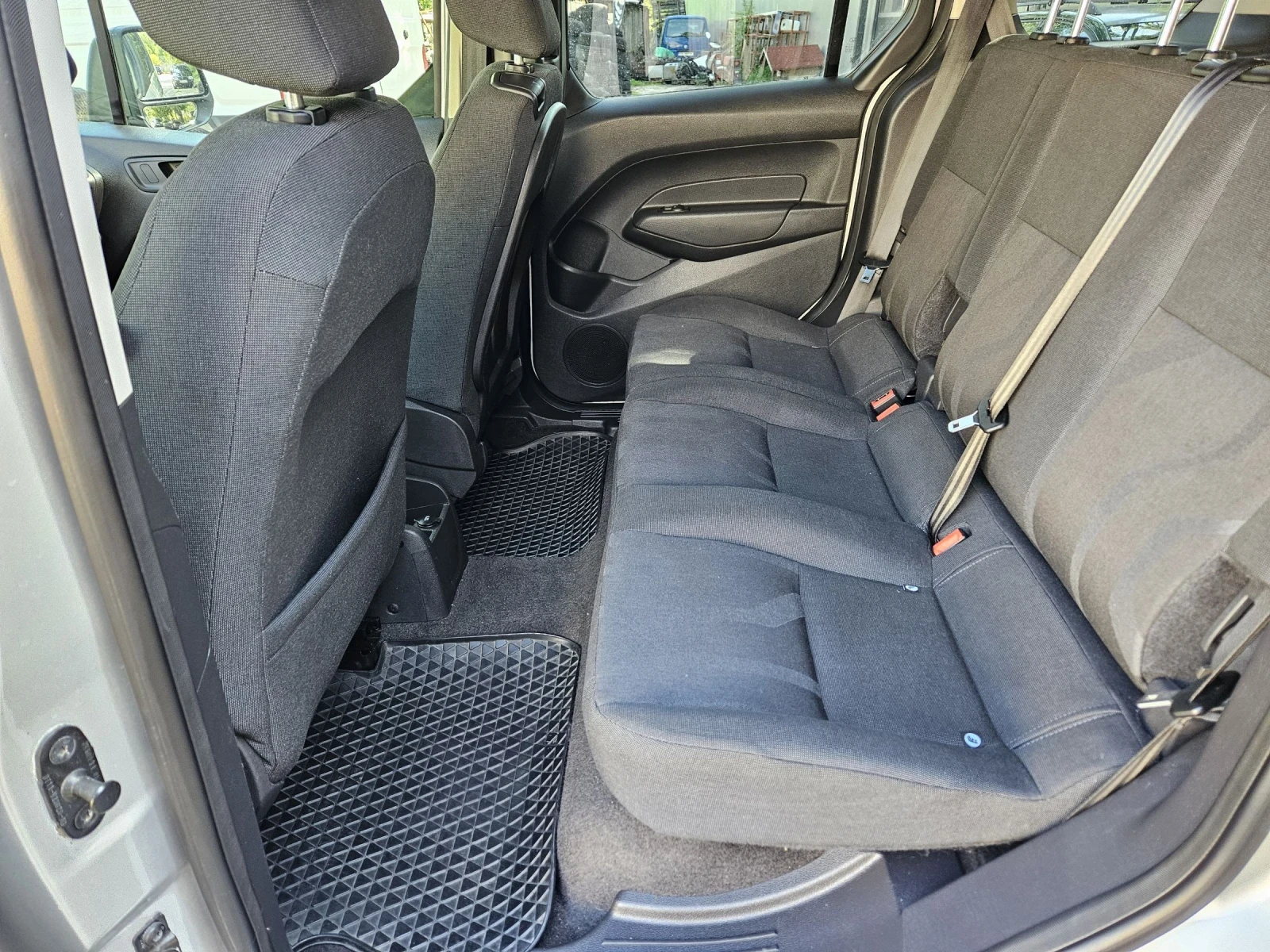 Ford Connect 1.6 116k.s TOURNEO, снимка 11 - Автомобили и джипове - 54601596