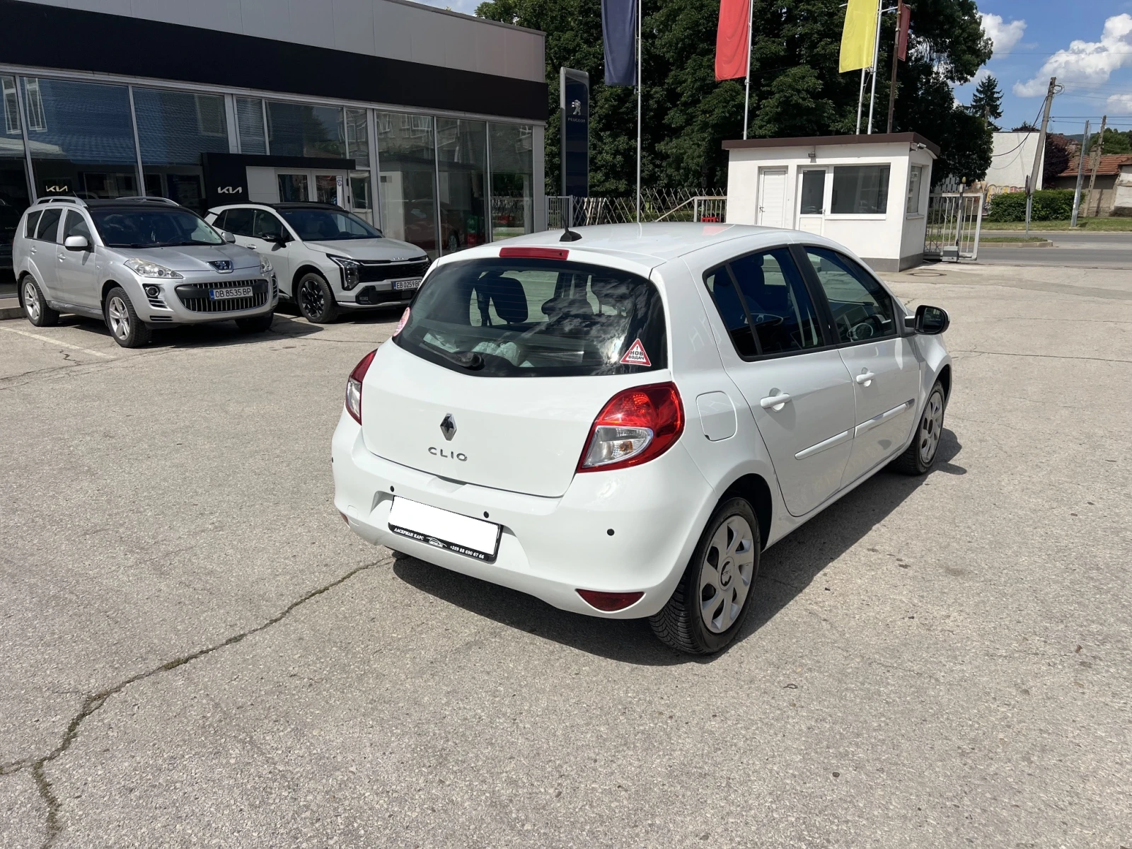Renault Clio 1.6i автоматик, снимка 5 - Автомобили и джипове - 54953757