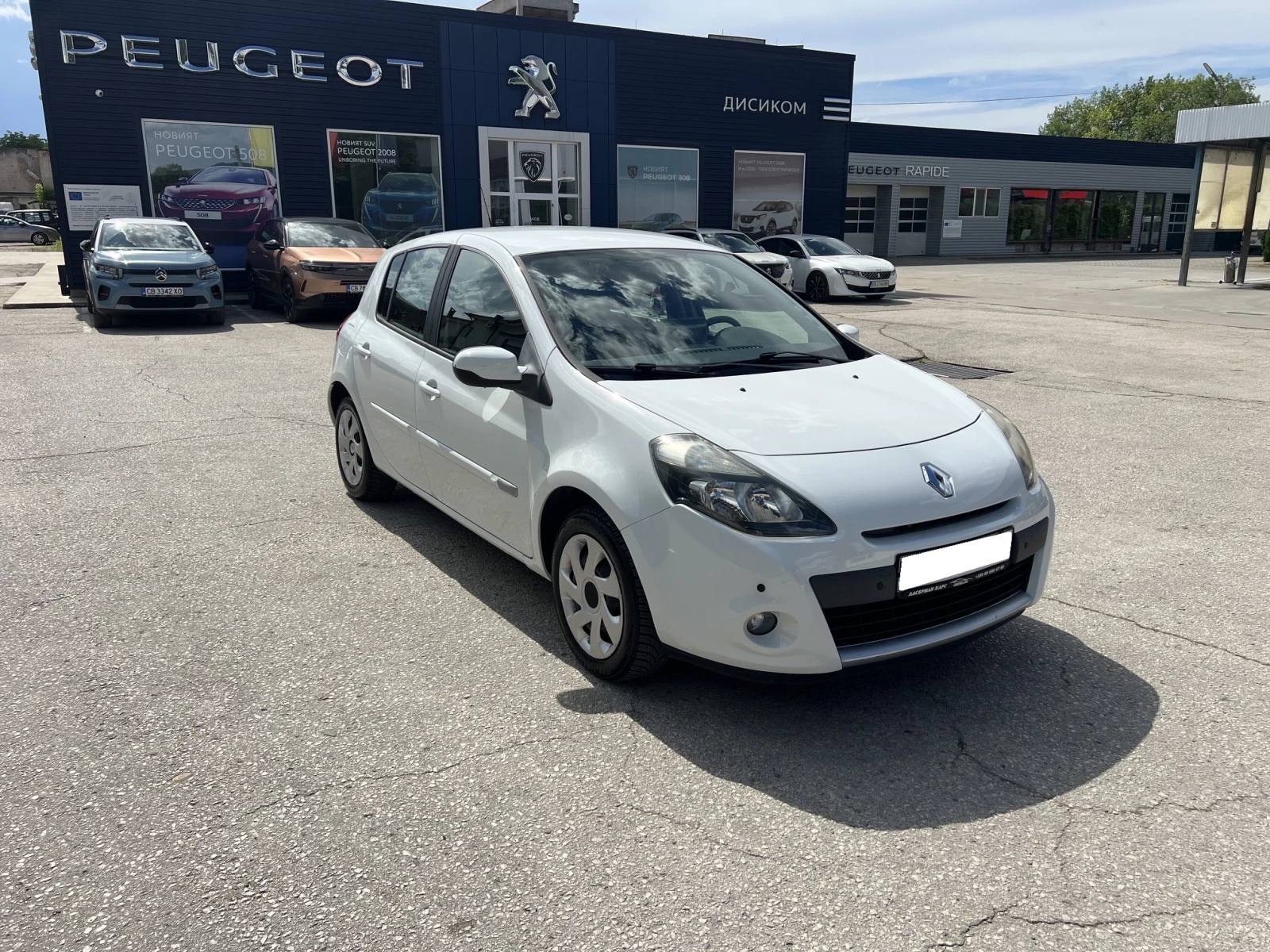 Renault Clio 1.6i автоматик, снимка 4 - Автомобили и джипове - 54953757