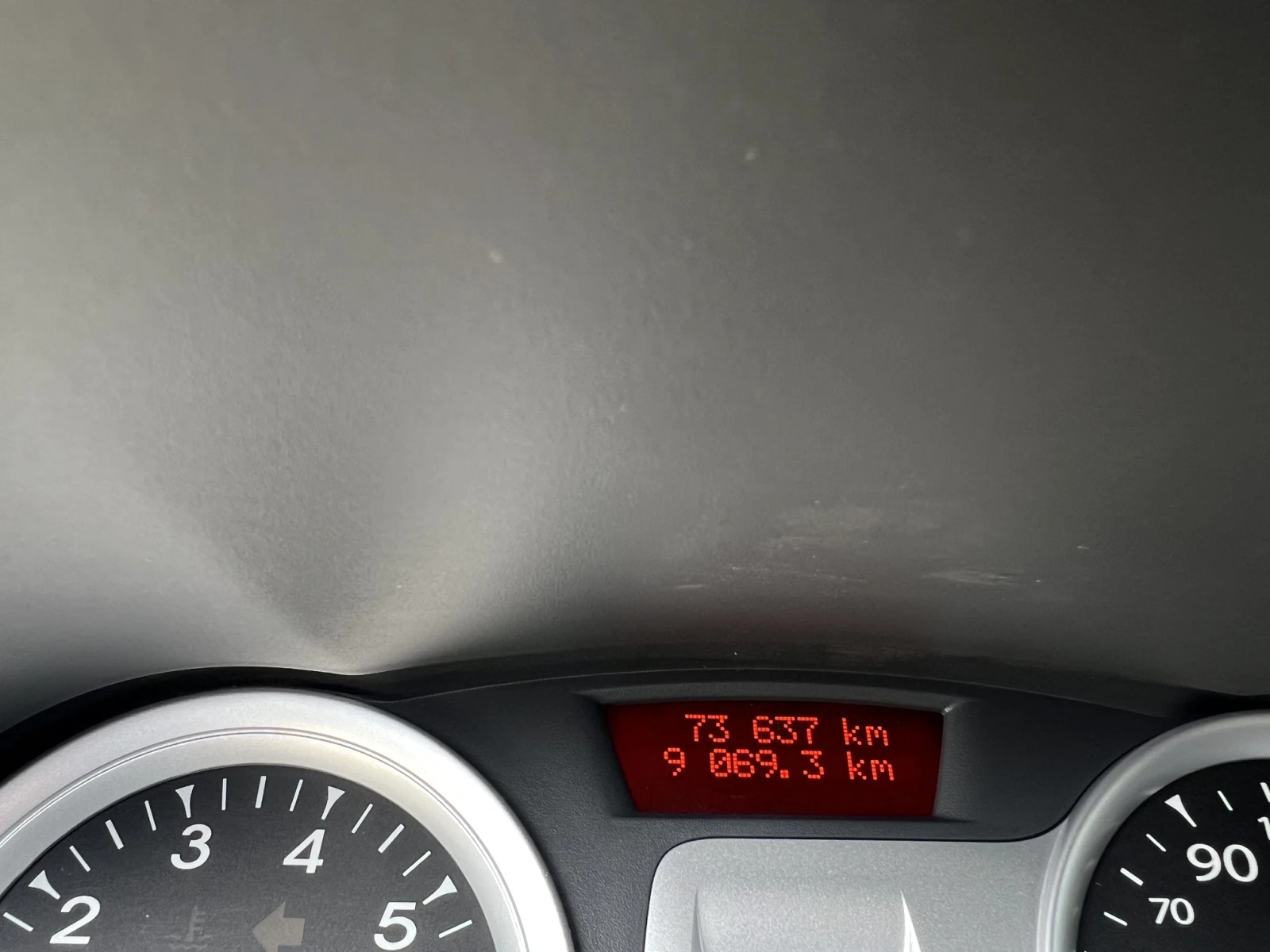 Renault Clio 1.6i автоматик, снимка 9 - Автомобили и джипове - 54953757